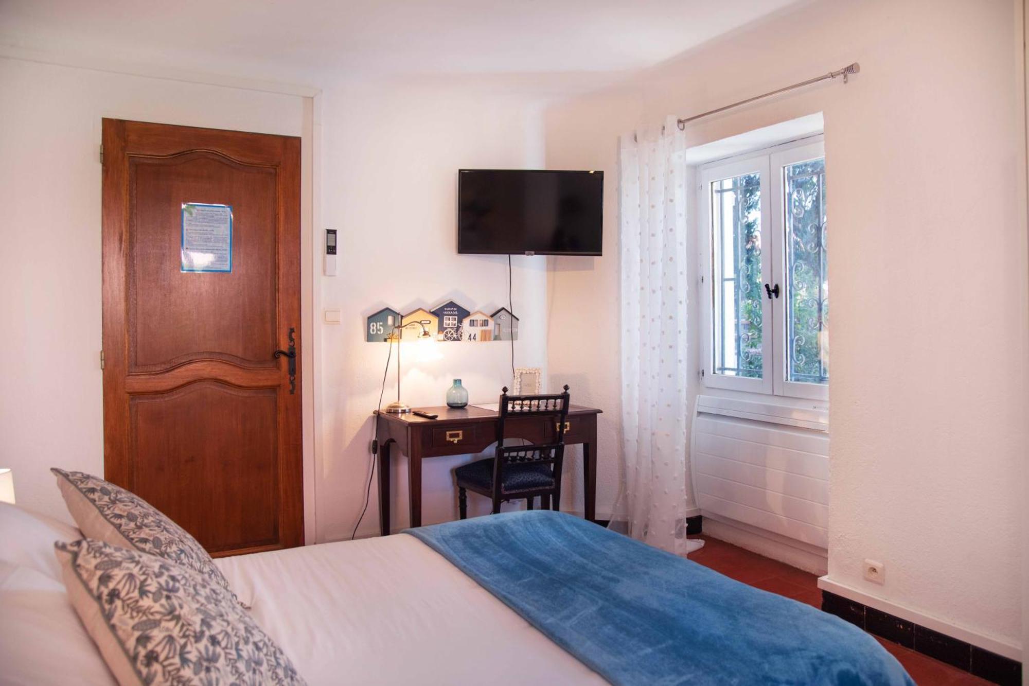 Villa Bleue - Les Pins Пор-Вандр Экстерьер фото